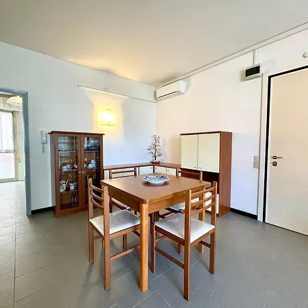 Apartment Shopping Center - Carraro Immobiliare - Family *