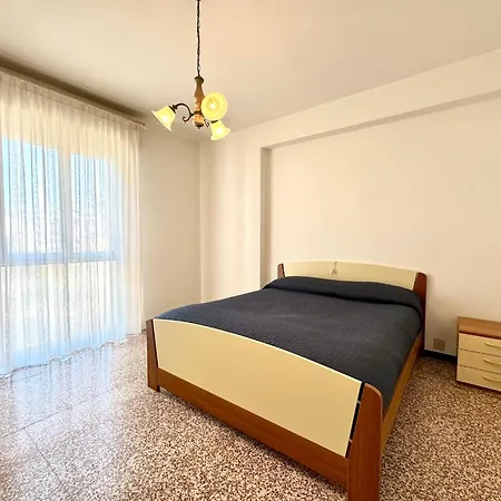Shopping Center - Carraro Immobiliare - Family Apartment