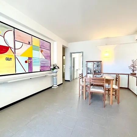 Shopping Center - Carraro Immobiliare - Family Apartment